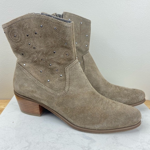 BANDOLINO Xerissa Suede Studded Leather Western Boots - Picture 1 of 13